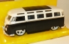 VW T1 Bus 1962 schwarz wei�  M1:24